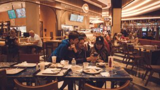 インバウンドも安心！観光客対応に強い飲食店メニューの作り方とは？