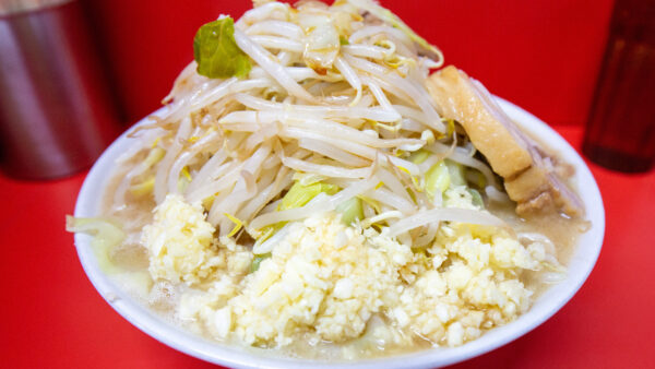 二郎系ラーメンの全て｜本家「ラーメン二郎」との違い・ルール・人気店まとめ