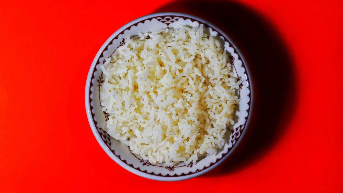 備蓄米が「まずい」と感じる3つの理由｜プロが教える美味しく食べる裏ワザとは？