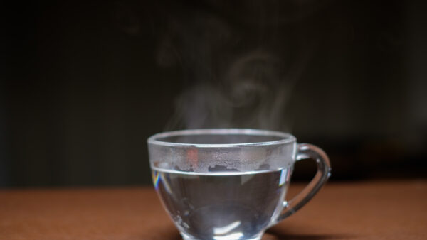 白湯を飲むだけで代謝アップ？｜効果を高める作り方・温度・タイミングまとめ