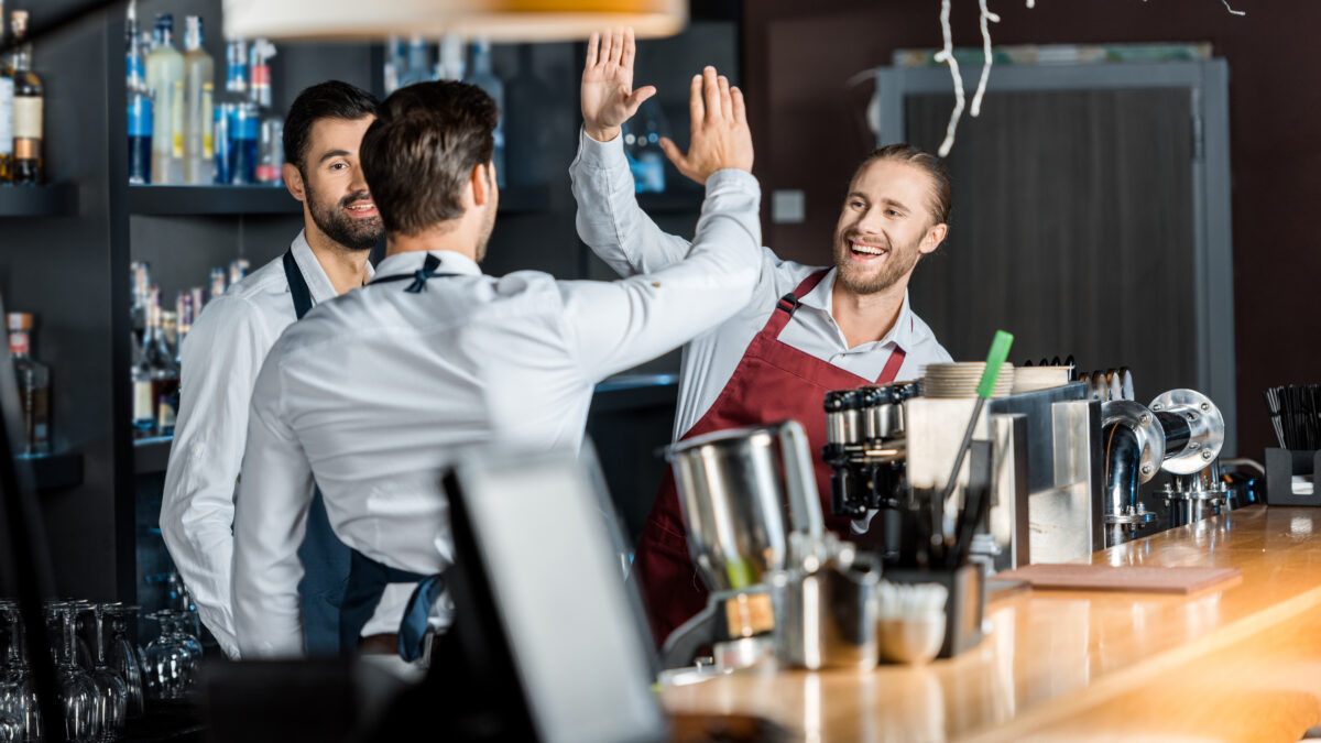 飲食店の従業員満足度を向上させる方法とは？離職率を下げる具体策を徹底解説