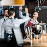 飲食店の従業員満足度を向上させる方法とは？離職率を下げる具体策を徹底解説