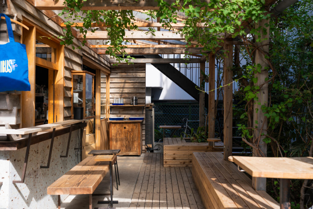 ONIBUS COFFEE(中目黒) - F&B Scene ONIBUS COFFEE(中目黒)