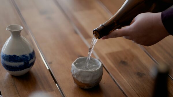 日本酒とは何かを初心者向けに解説。定義・種類・味の違い・選び方まで5分で分かる入門ガイド