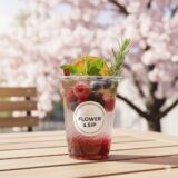 3月のお花見商戦、フードで疲弊していませんか？原価10％以下の自家製モクテルで利益を最大化。仕込み1時間のクラフトコーラ等、飲食店が外販で勝つ戦略を解説。