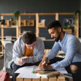 新人の「分かったつもり」を撲滅する — 飲食店での「逆レクチャー」による確認技術